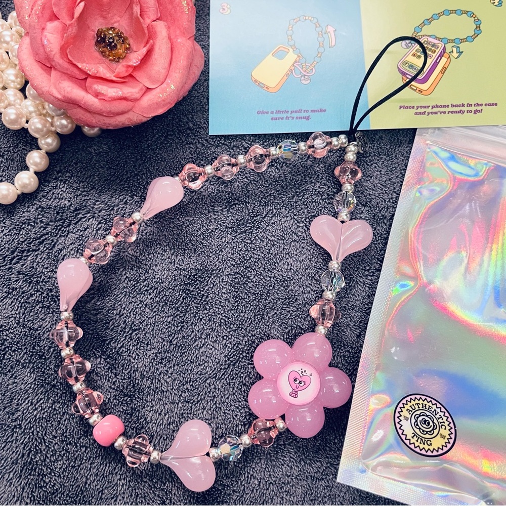 String Ting Blushing Heart Baby Pink Wristlet Phone Strap